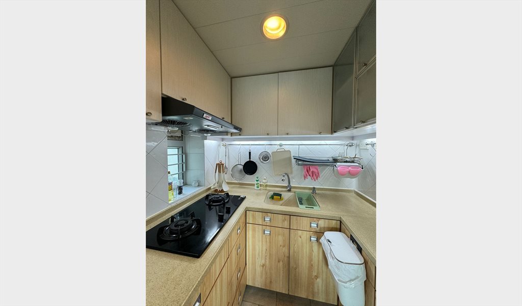 Room for rent in Hong On St, Kornhill - Minimalistic styled room ~ Looking for clean female housemate! - Image 4