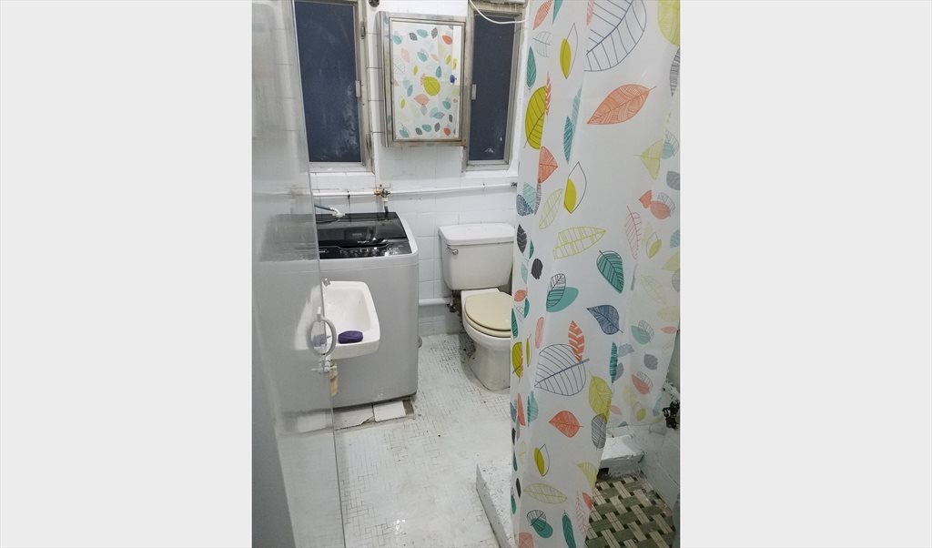 Room for rent in Des Voeux Rd West, Sai Ying Pun - Spacious Room in Sai Ying Pun - Image 5