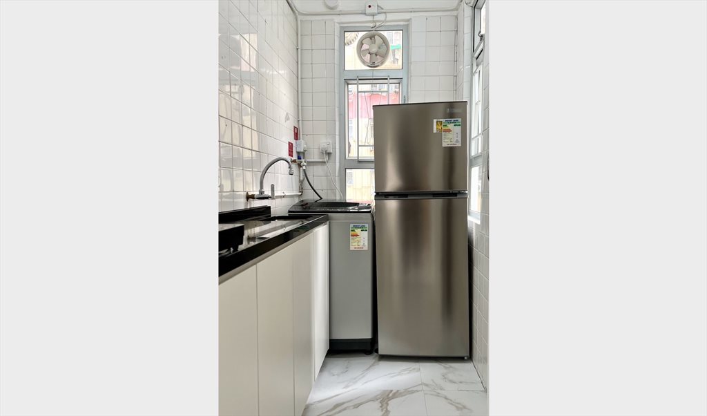 Room for rent in Marble Rd, North Point - Beautiful Bedroom with BBQ Terrace - Image 7