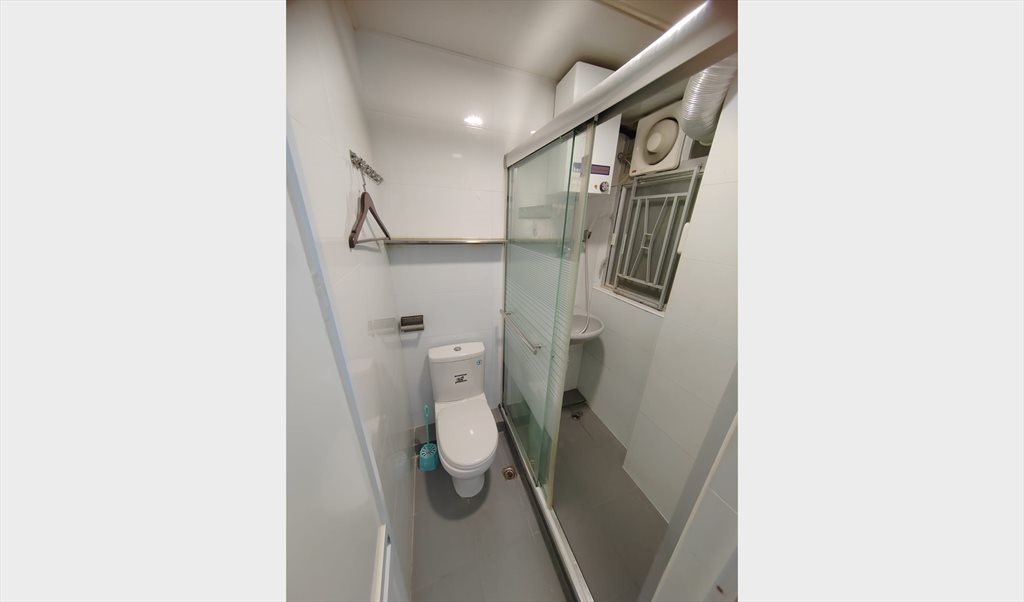 Room for rent in 皇后大道西, 石塘咀 - Nice and furnished 1 bedroom and 1 sitting room for lease. - Image 4