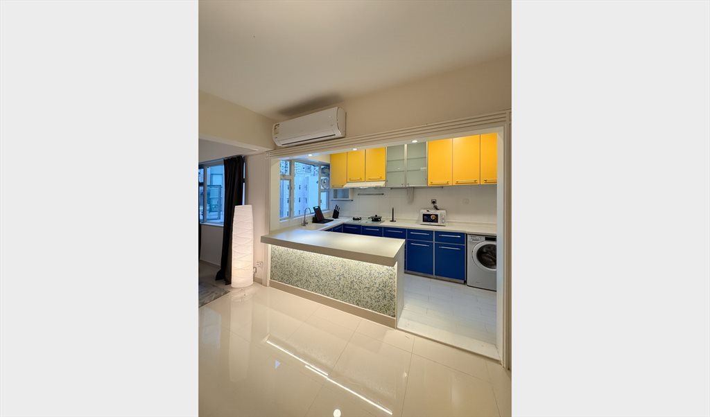 Room for rent in Caine Rd, Central - A spacious and cozy room with big windows near Mid Levels - Image 5