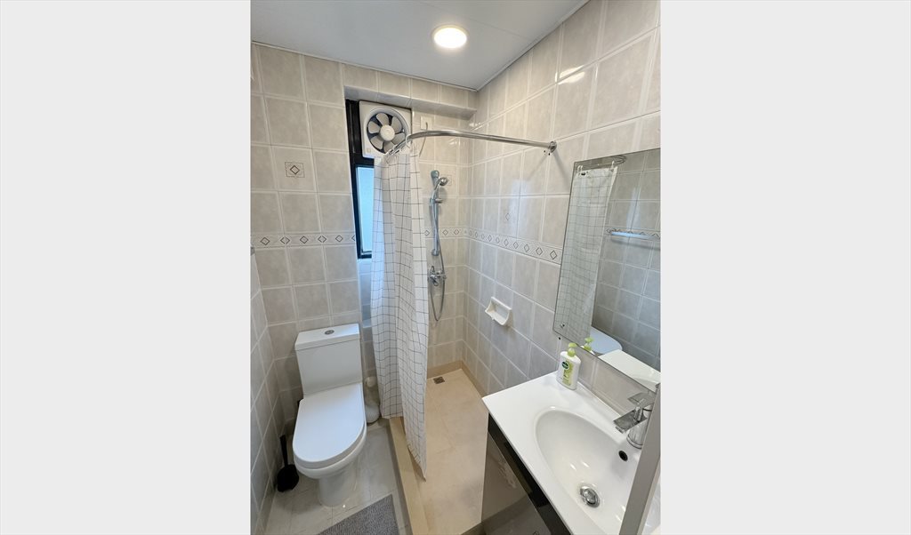 Room for rent in Fung Fai Terrace, Happy Valley - Spacious room filled with Natural Sunlight, Exclusive Rooftop Access, Happy Valley - Image 7