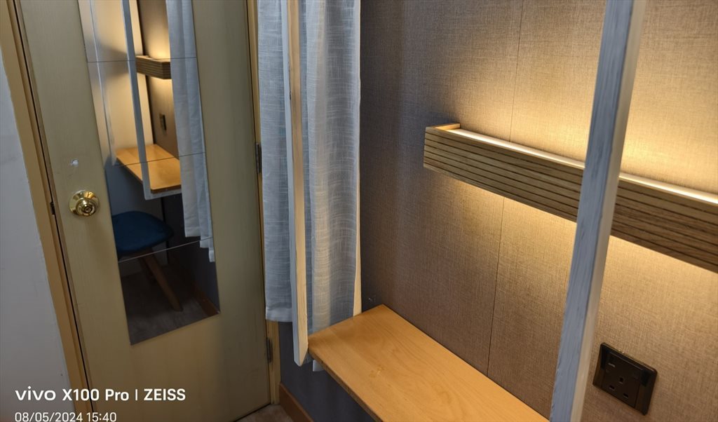 Room for rent in 京士頓街, 銅鑼灣 - Single Bed STYLISH Room, including furniture , Utilities, wifi - Image 3