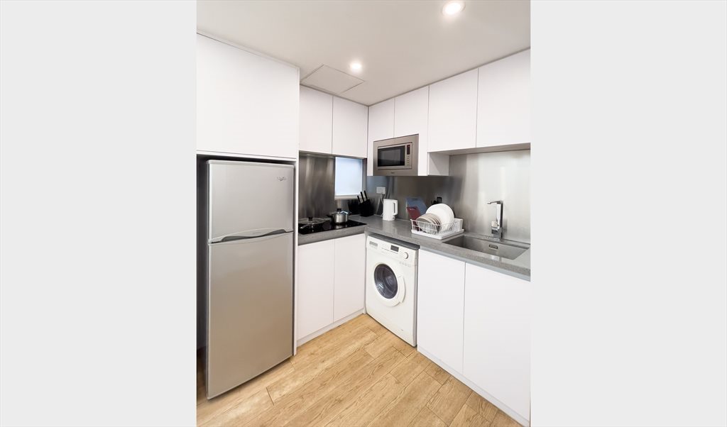 Room for rent in O'brien Rd, Wan Chai - Cozy Furnished Ensuite in Wan Chai - From a Month - Image 7