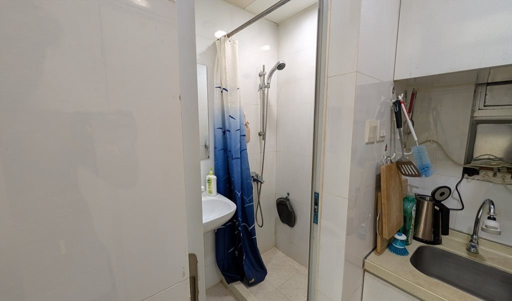 Room for rent in Anchor St, Tai Kok Tsui - Private Studio: 210sq Furnished - Image 4