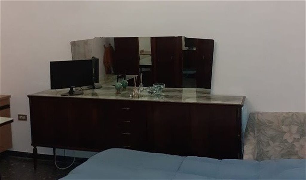 Stanze e Posti Letto in Affitto - Viale Donato Giannotti, Firenze - Ampia camera singola | Roomgo - Image 2