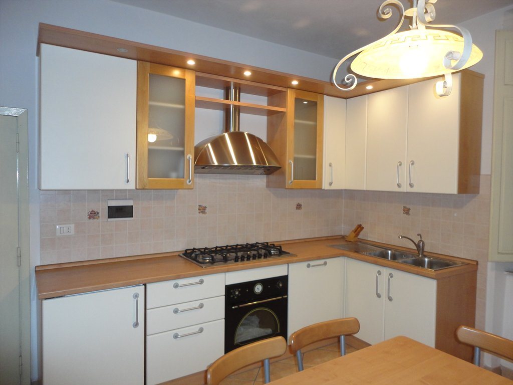 Stanze e Posti Letto in Affitto - Via Cristoforo Colombo, Arezzo - AREZZO posto letto in doppia  appartamento centralissimo | Roomgo - Image 3