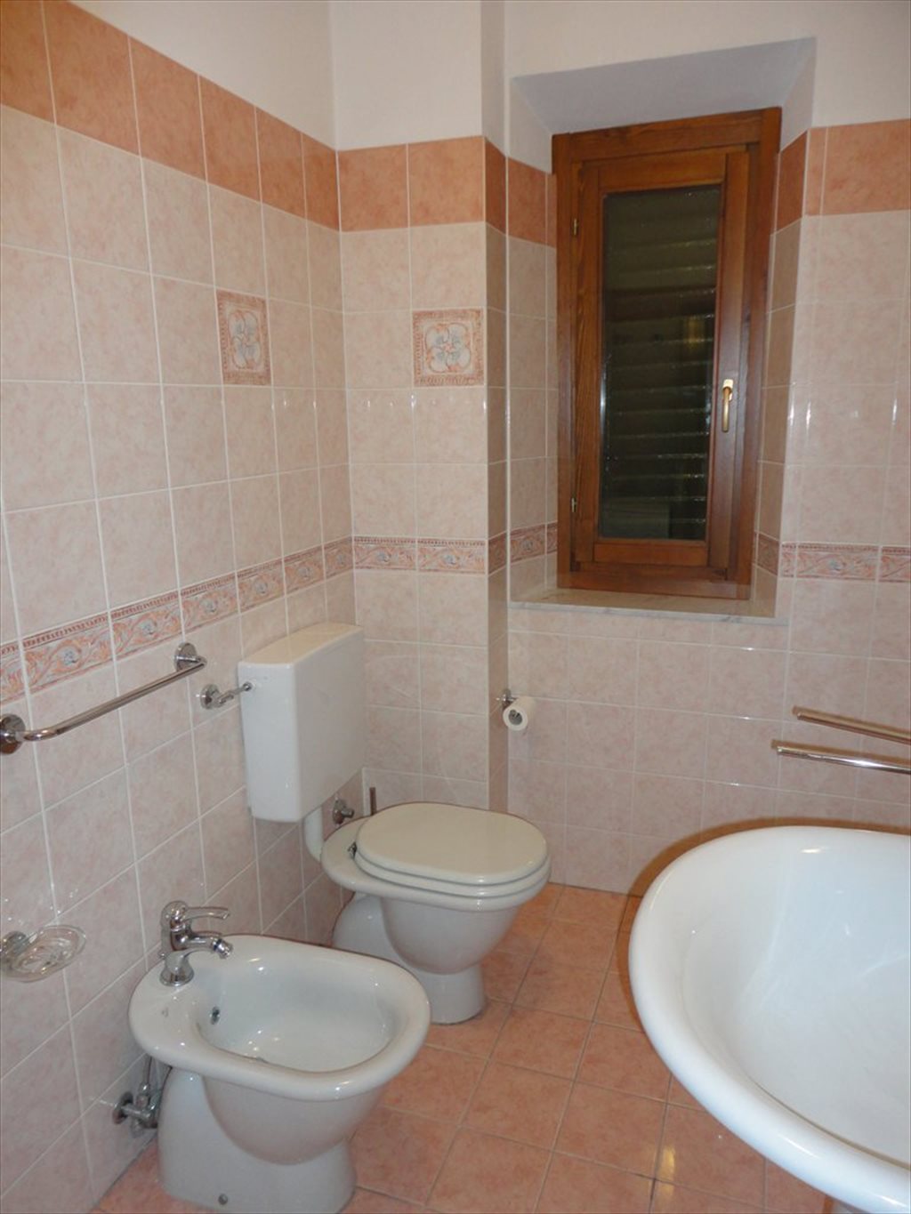 Stanze e Posti Letto in Affitto - Via Cristoforo Colombo, Arezzo - AREZZO posto letto in doppia  appartamento centralissimo | Roomgo - Image 4