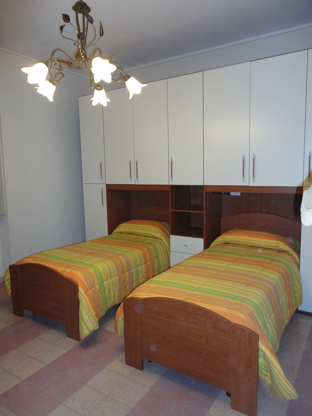 Stanze e Posti Letto in Affitto - Via Cristoforo Colombo, Arezzo - AREZZO posto letto in doppia  appartamento centralissimo | Roomgo - Image 5