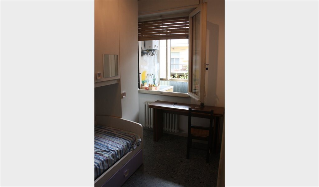 Stanze e Posti Letto in Affitto - Via Felice Prinetti, Pisa - Affitto a studentesse o lavoratrici | Roomgo - Image 4