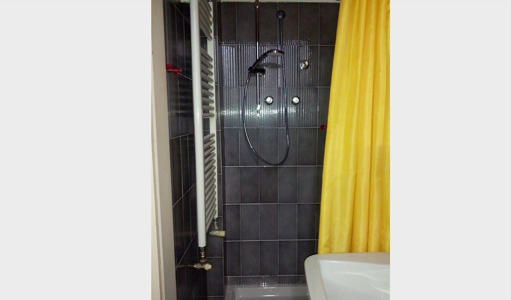 Stanze e Posti Letto in Affitto - Via Ruggero Bonghi, Porta Ticinese-Vigentino-Gratosoglio - Studio  35 mq near  Bocconi - NABA | Roomgo - Image 3