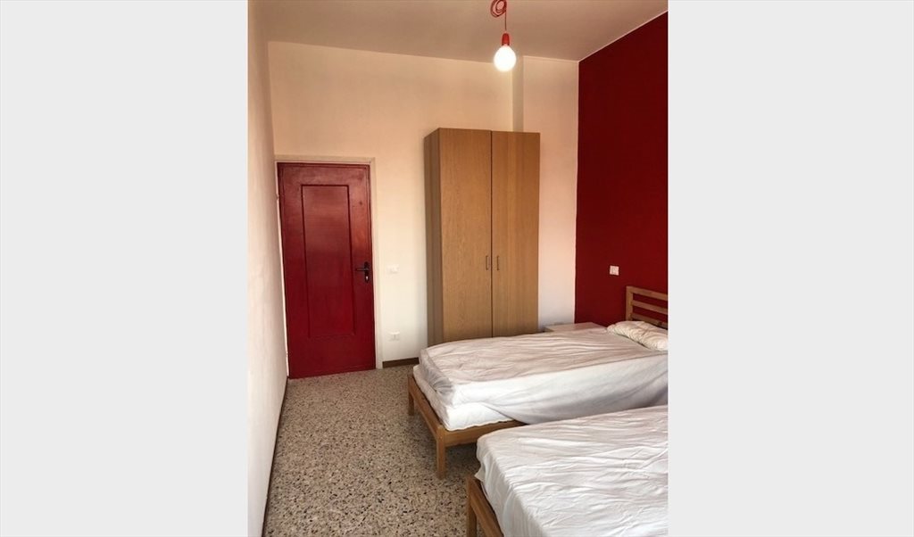 Stanze e Posti Letto in Affitto - Piazzi, Centrale - Loreto - Grande Stanza Doppia | Roomgo - Image 8