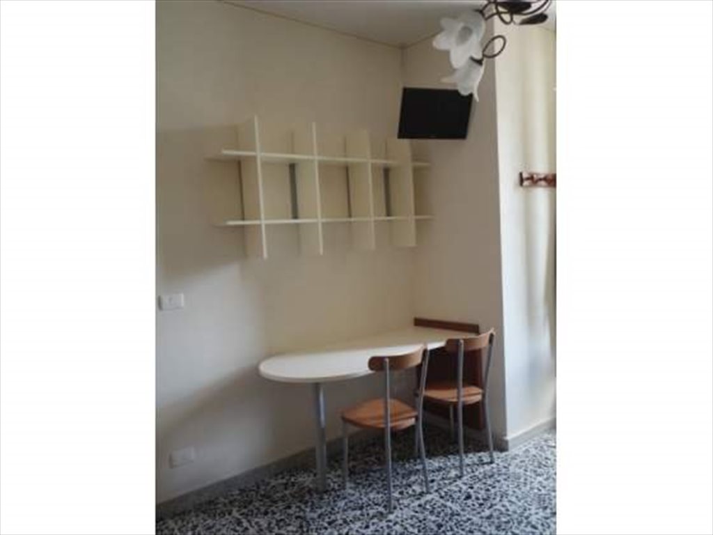 Stanze e Posti Letto in Affitto - Via del Trionfo, Arezzo - AREZZO posto in doppia studentesse o lavoratrici | Roomgo - Image 6