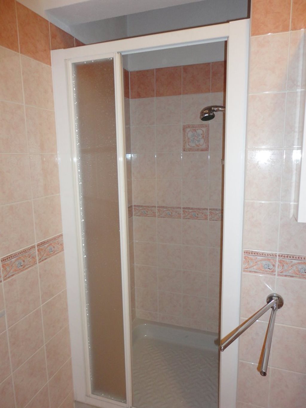 Stanze e Posti Letto in Affitto - Via del Trionfo, Arezzo - AREZZO posto in doppia vicino università euro 243 mensili | Roomgo - Image 6