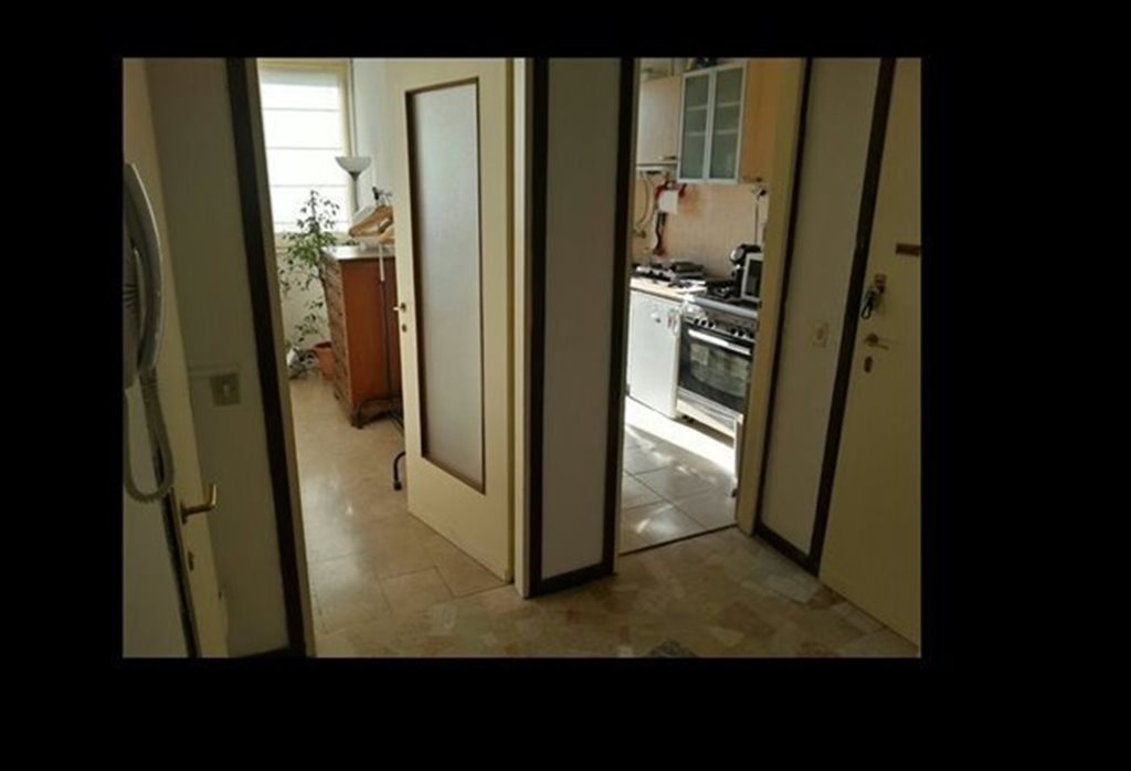 Stanze e Posti Letto in Affitto - Viale Famagosta, Porta Genova-Giambellino-Lorenteggio - 2Rooms last floor - NAVIGLI - NABA - IULM | 2 stanze ultimo piano - MM Famagosta | Roomgo - Image 3