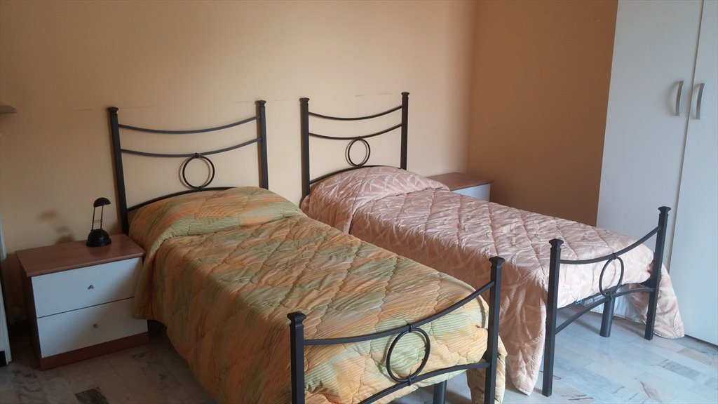 Stanze e Posti Letto in Affitto - Via Luigi Brusaioli, Pavia - Stanza singola con balcone privato  a pochi minuti dal centro, posto  bici/auto | Roomgo - Image 6