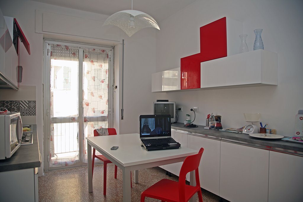 Stanze e Posti Letto in Affitto - Via Donghi, Genova - Affitto camera singola a studentessa | Roomgo - Image 4