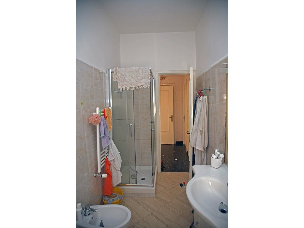 Stanze e Posti Letto in Affitto - Via Donghi, Genova - Affitto camera singola a studentessa | Roomgo - Image 8