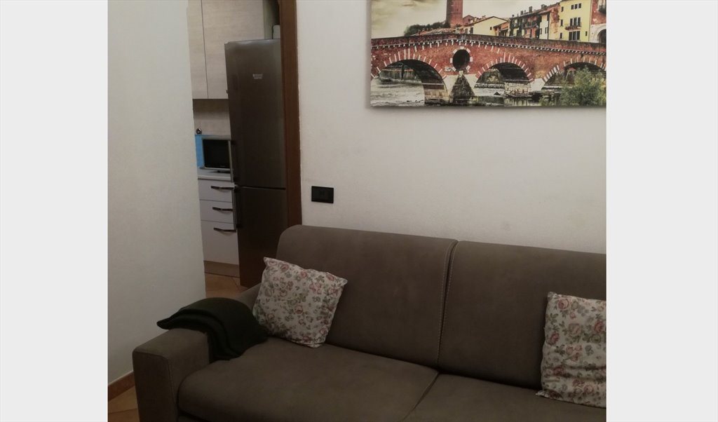 Stanze e Posti Letto in Affitto - Via Giosuè Carducci, Verona - DELIZIOSA CASETTA IN CENTRO - VERONETTA | Roomgo - Image 2