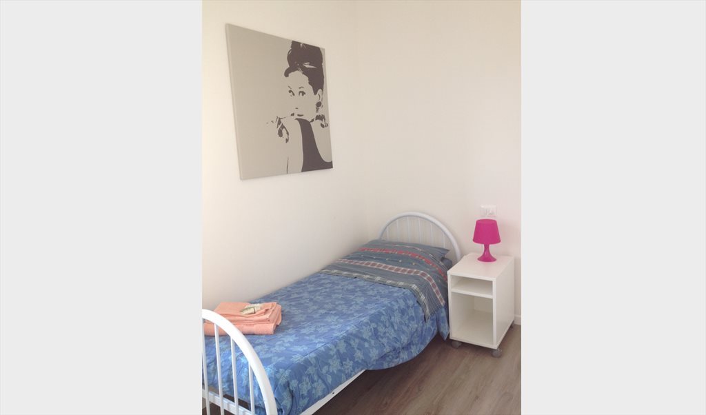 Stanze e Posti Letto in Affitto - Via Pietro Bertolini, Treviso - stanza matrimoniale uso singola a Treviso | Roomgo - Image 5