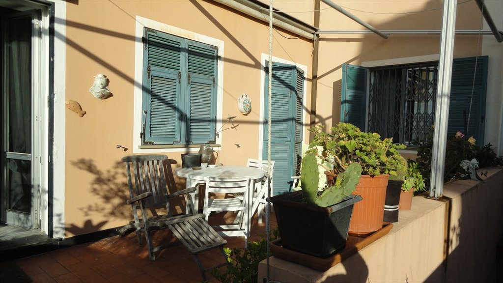 Stanze e Posti Letto in Affitto - Salita di San Barnaba, Genova - STANZA SINGOLE E DOPPIA A CASTELLETTO | Roomgo - Image 5