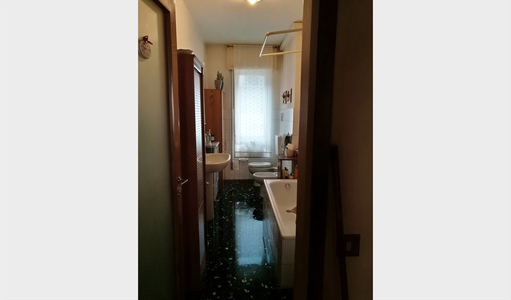 Stanze e Posti Letto in Affitto - Via della Brenta Vecchia, Mestre Carpenedo (Mestre Centro) - LUMINOSISSIMA MATRIMONIALE AD USO SINGOLA | Roomgo - Image 7
