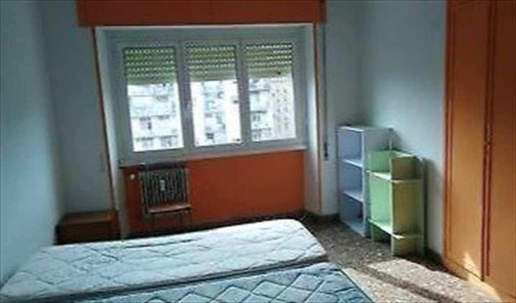 Stanze e Posti Letto in Affitto - Largo Irpinia, Roma - posto letto in camera doppia con ragazza | Roomgo - Image 3