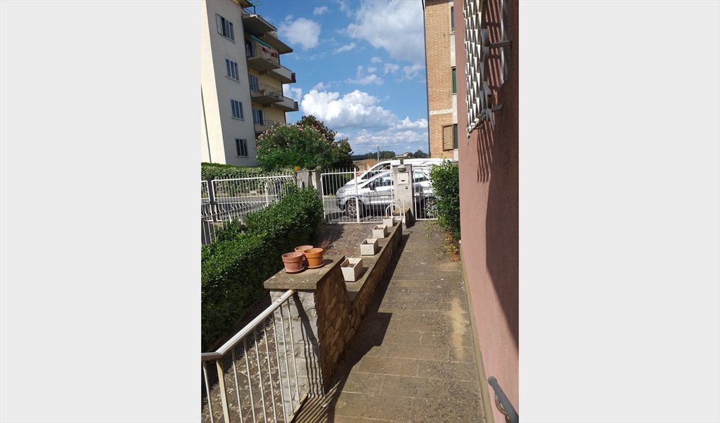 Stanze e Posti Letto in Affitto - Via Mentana, Siena - 3 Camere singola | Roomgo - Image 2