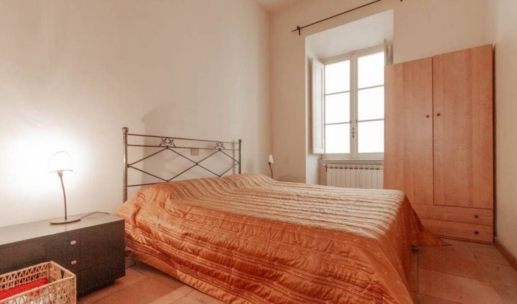 Stanze e Posti Letto in Affitto - Via Vittorio Veneto, I Municipio - VIA VENETO CENTRO STORICO | Roomgo - Image 2