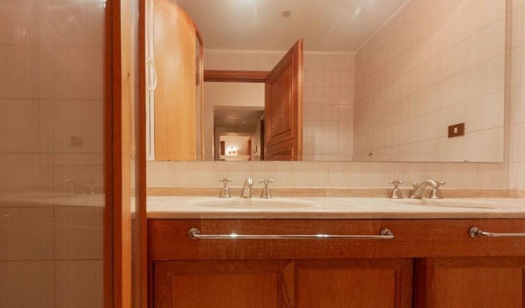 Stanze e Posti Letto in Affitto - Via Vittorio Veneto, I Municipio - VIA VENETO CENTRO STORICO | Roomgo - Image 3