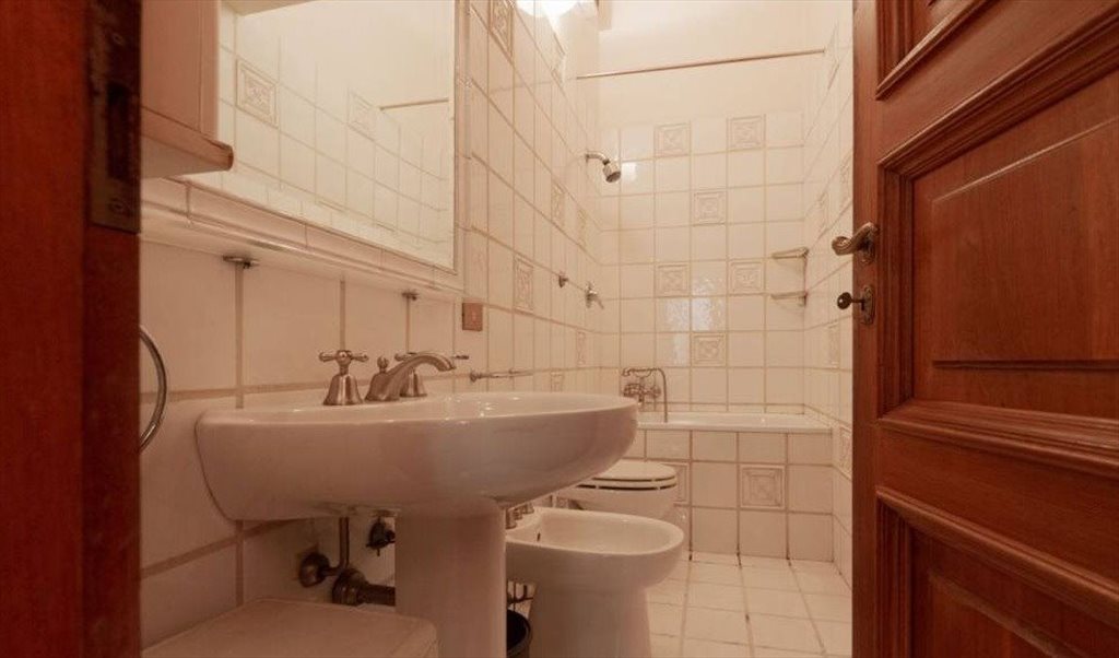 Stanze e Posti Letto in Affitto - Via Vittorio Veneto, I Municipio - VIA VENETO CENTRO STORICO | Roomgo - Image 4