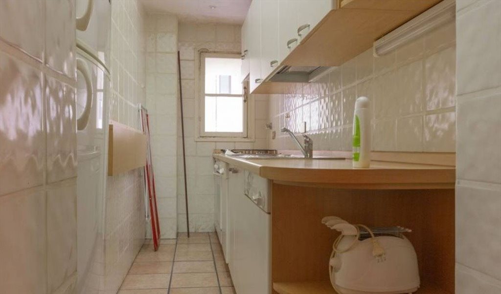 Stanze e Posti Letto in Affitto - Via Vittorio Veneto, I Municipio - VIA VENETO CENTRO STORICO | Roomgo - Image 5