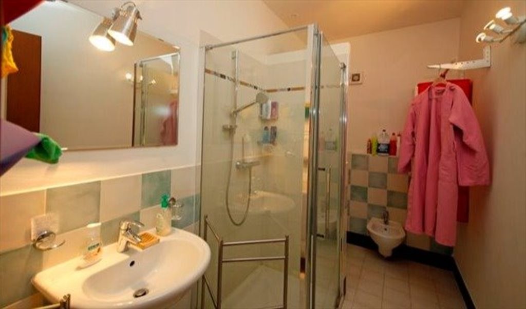 Stanze e Posti Letto in Affitto - Via Pio XI, Como - Disponibilita' due camere singole_appartamento completamente ristrutturato | Roomgo - Image 2