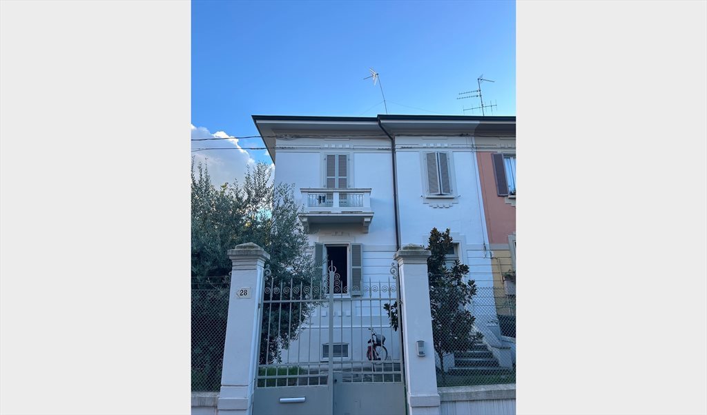 Stanze e Posti Letto in Affitto - Via 24 Maggio, Centro - Stanza singola in affitto fronte campus a Forlì | Roomgo - Image 3