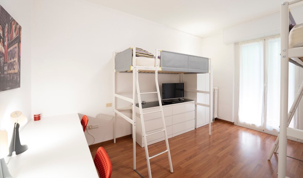 Stanze e Posti Letto in Affitto - Via Teano, Porta Nuova-Bovisa-Niguarda-Fulvio Testi - Posto letto in camera doppia a Milano vicino metro gialla Comasina | Roomgo - Image 2