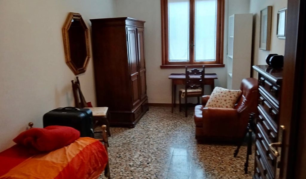 Stanze e Posti Letto in Affitto - Vicolo Oratorio, Centro Storico - Stanze per studentesse universitarie | Roomgo - Image 7