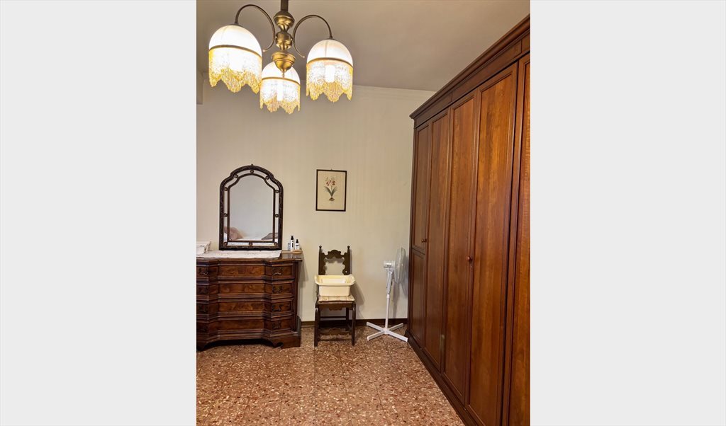 Stanze e Posti Letto in Affitto - Vicolo Oratorio, Centro Storico - Stanze per studentesse universitarie | Roomgo - Image 8