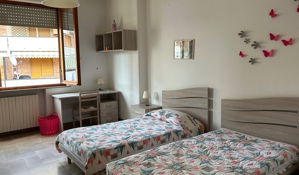 Stanze e Posti Letto in Affitto - Via Sicilia, Belverde - Grande stanza singola | Roomgo - Image 8