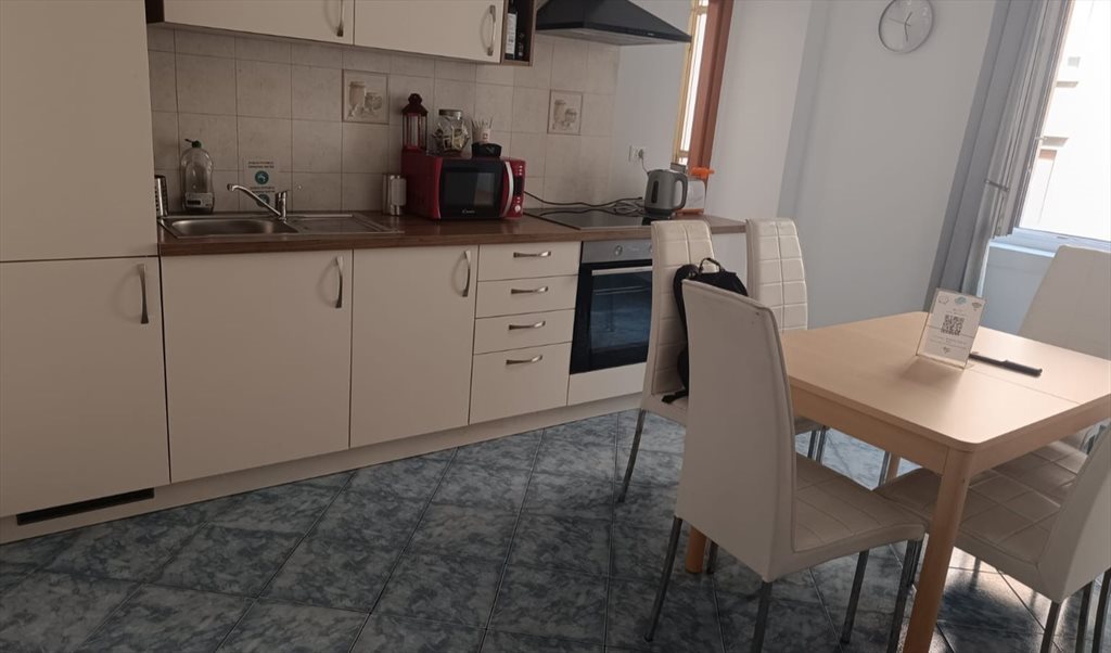 Stanze e Posti Letto in Affitto - Via Fabio Severo, Roiano-Gretta-Barcola-Cologna-Scorcola - Disponibile dal 15 novembre al 31 marzo Stanza doppia condivisa per uomo in letto singolo | Roomgo - Image 2