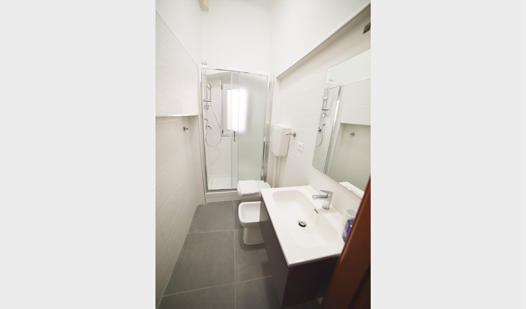 Stanze e Posti Letto in Affitto - Via Fabio Severo, Roiano-Gretta-Barcola-Cologna-Scorcola - Disponibile dal 15 novembre al 31 marzo Stanza doppia condivisa per uomo in letto singolo | Roomgo - Image 5