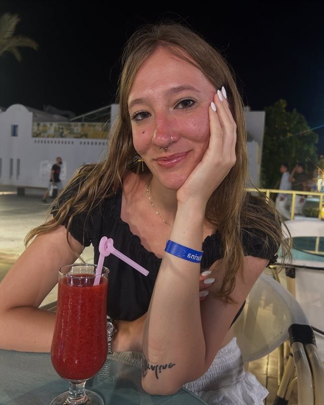 Giulia - Studente - Femmina - Milano Centro - Image 1