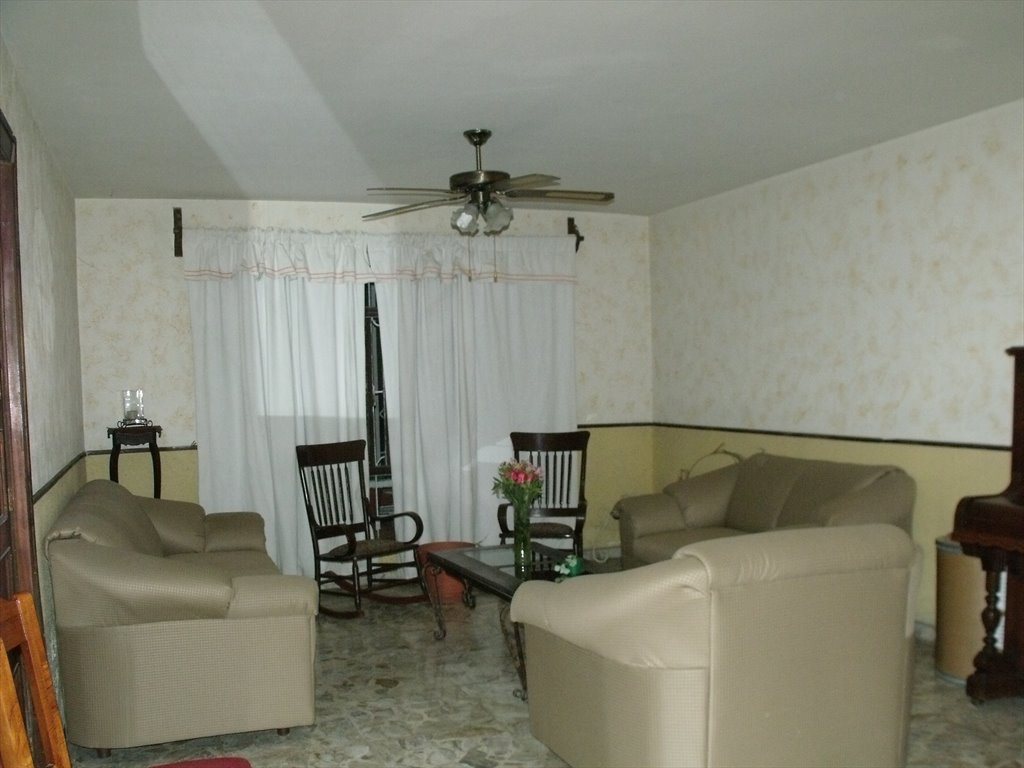 ASISTENCIA CABALLEROS PROFESIONISTAS  CENTRO AL.NORTE - Calle Sierra Mojada, Issste | Roomgo - Image 2