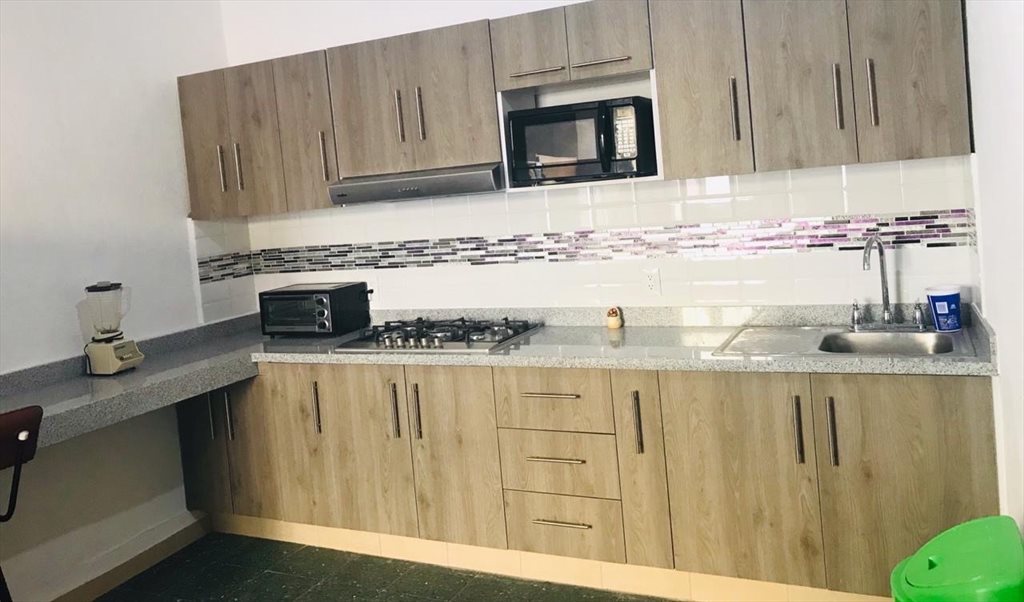 Alquiler de Habitaciones Queretaro / Bedroom for Rent Queretaro - Calle Damián Carmona, La Cruz | Roomgo - Image 3