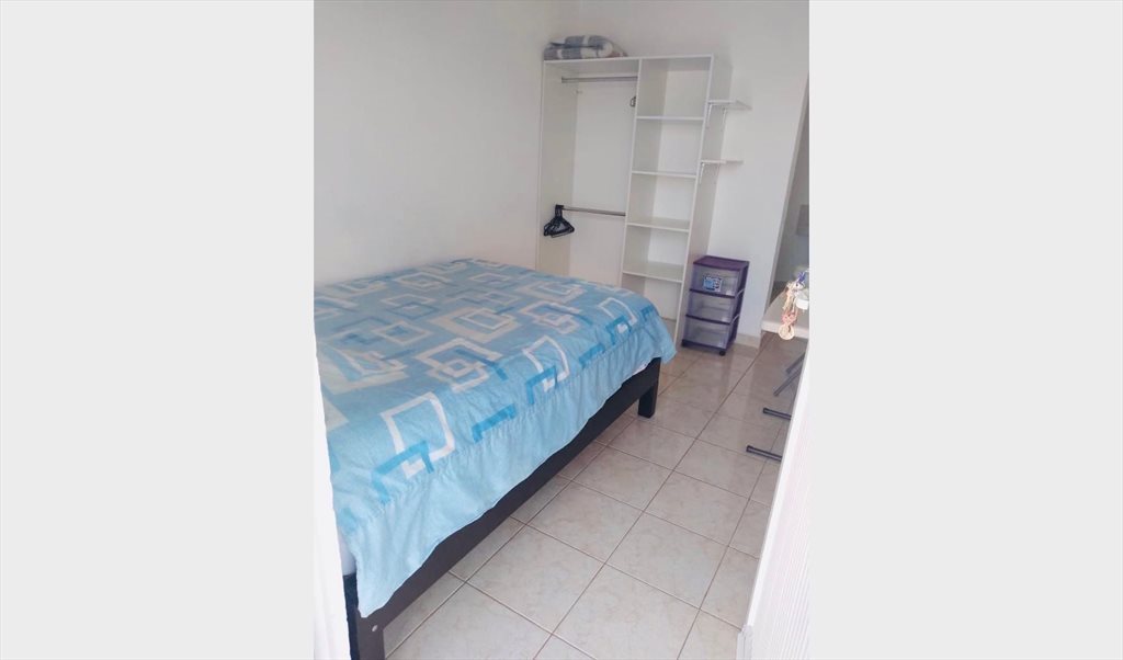 Alquiler de Habitaciones Queretaro / Bedroom for Rent Queretaro - Calle Damián Carmona, La Cruz | Roomgo - Image 5