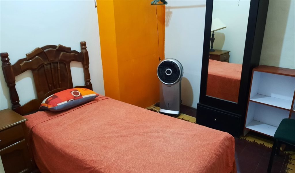 habitaciones individuales - Calle Valentín Gómez Farías, Centro De Monterrey | Roomgo - Image 7