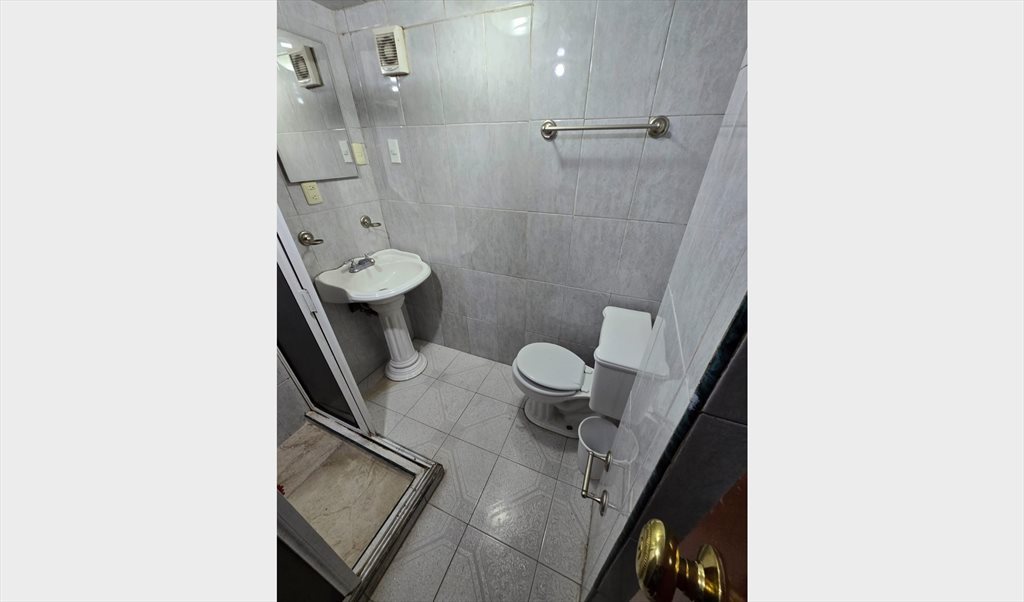 2 Habitaciones Amuebladas UNAM INP TEC.UVM Zona Hospitales de 1  hasta 4 personas baño privado 2 lit - Marte, Cantil del Pedregal | Roomgo - Image 8