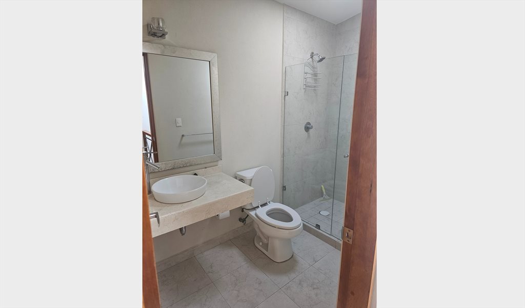 RENTO CUARTO EN FRACCIONAMIENTO MUY AGRADABLE!!! - Prolongación Constituyentes, Bosque De Los Encinos | Roomgo - Image 4