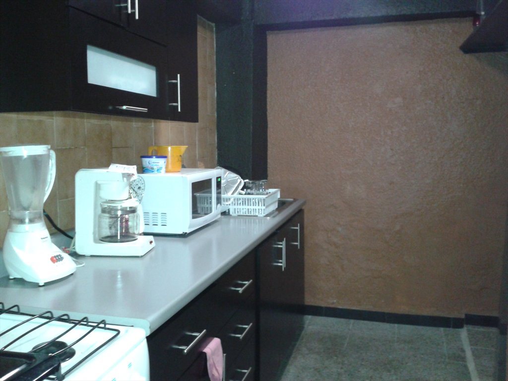 CASA  DE ROOMINS PARA MUJERES - Calle Libertad, San Álvaro | Roomgo - Image 4