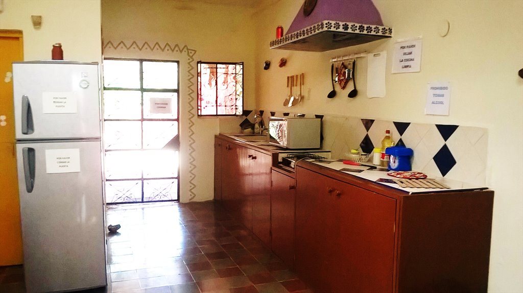 Cuartos en renta en el centro - Calle 66, Santa Ana | Roomgo - Image 2