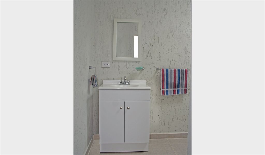 HABITACIONES INDEPENDIENTES  EN RENTA - TONANTZINTLA - Calle Álvaro Obregón, Santa María Tonantzintla | Roomgo - Image 5